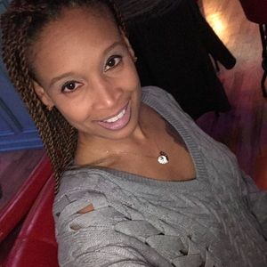 Meet your Posher, Telia